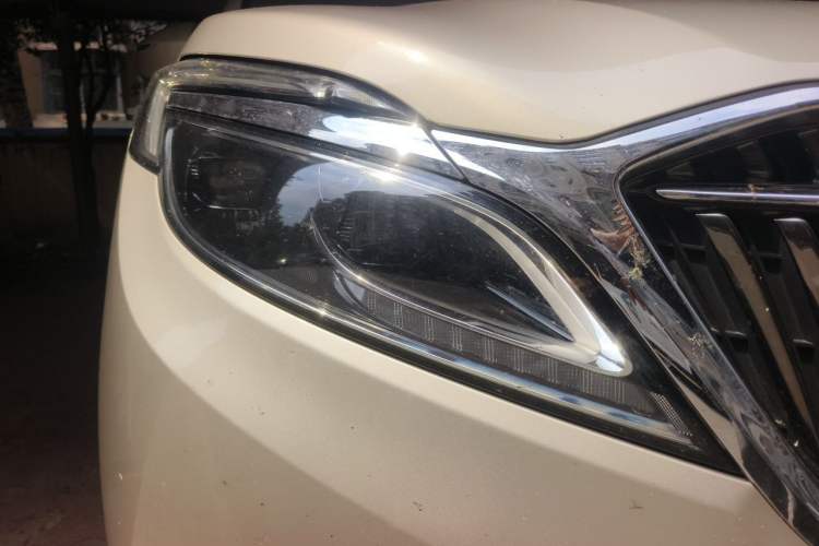 Used Buick GL8 2017 ES 28T Luxury Model China V Standard Right Front Headlight