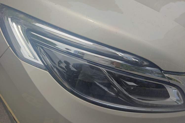 Used Buick GL8 2017 ES 28T Luxury Model China V Standard Right Front Headlight