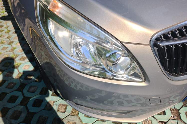 Used Buick GL8 2017 25S Luxury Version China V Standard Right Front Headlight