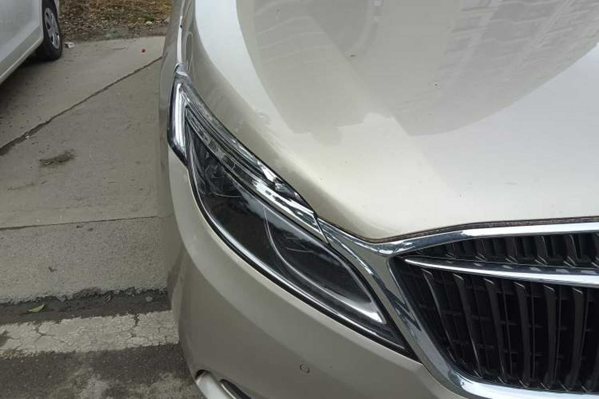 Used Buick GL8 2017 ES 28T Flagship Model China V Standard Right Front Headlight