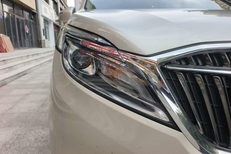 Used Buick GL8 2017 ES 28T Comfort Model China V Standard Right Front Headlight