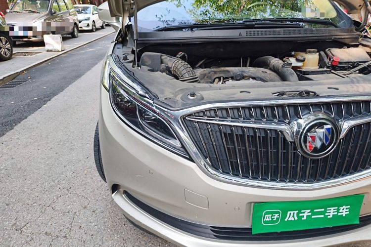 Used Buick GL8 2017 ES 28T Flagship Model China V Standard Right Front Headlight