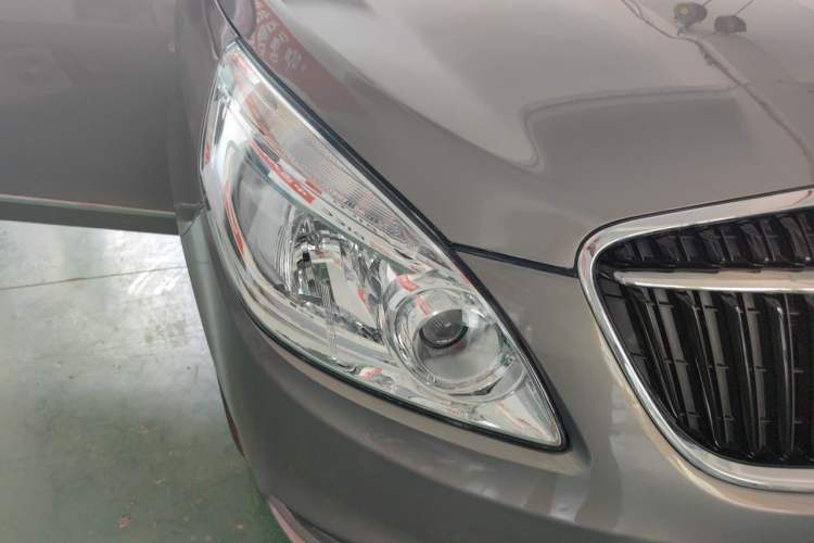 Used Buick GL8 2017 25S Prestige Version China V Standard Right Front Headlight