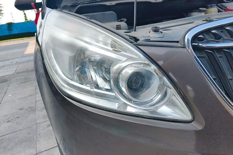 Used Buick GL8 2017 25S Comfort Version China V Standard Right Front Headlight