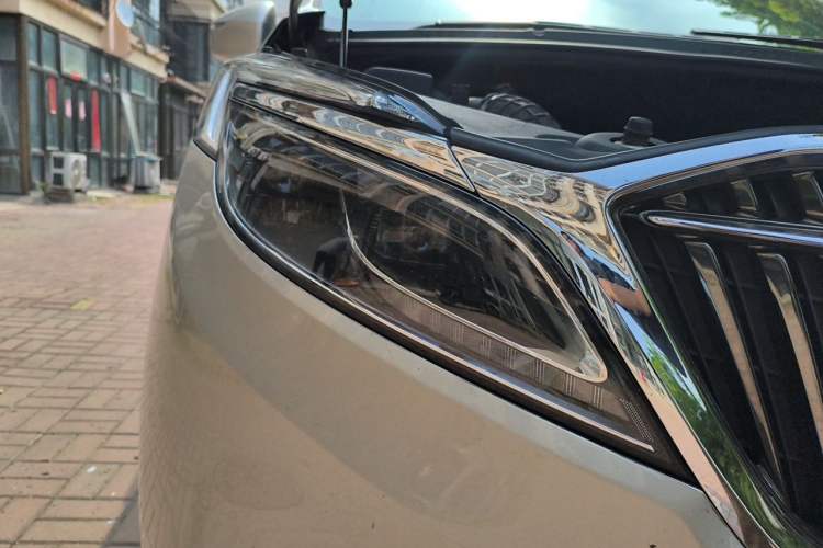 Used Buick GL8 2017 ES 28T Premium Version China V Standard Right Front Headlight