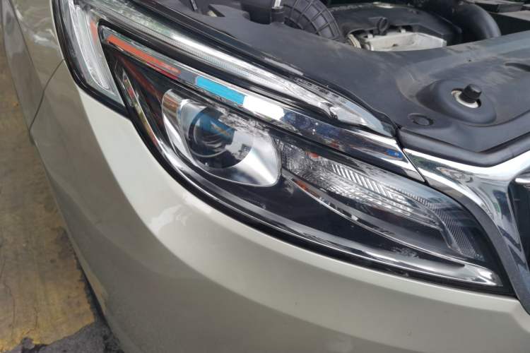 Used Buick GL8 2017 ES 28T Comfort Model China V Standard Right Front Headlight