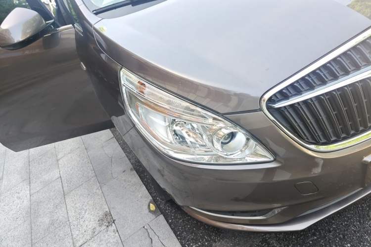 Used Buick GL8 2017 25S Comfort Version China V Standard Right Front Headlight