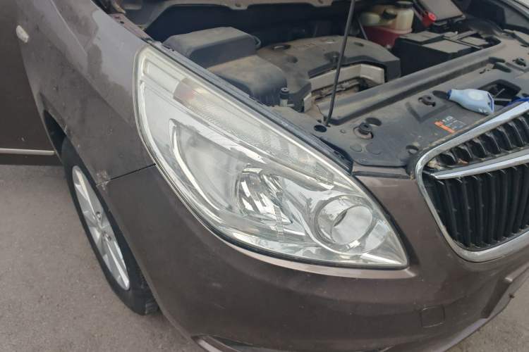 Used Buick GL8 2017 25S Luxury Version China V Standard Right Front Headlight