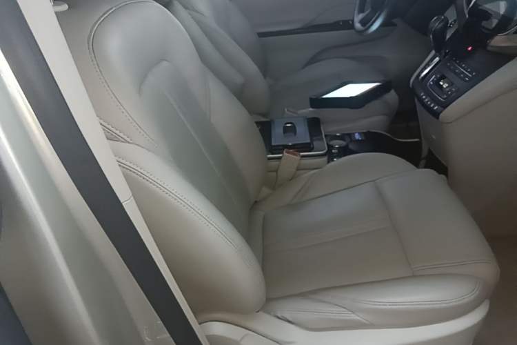 Used Buick GL8 2017 ES 28T Comfort Model China V Standard Right Front Seat