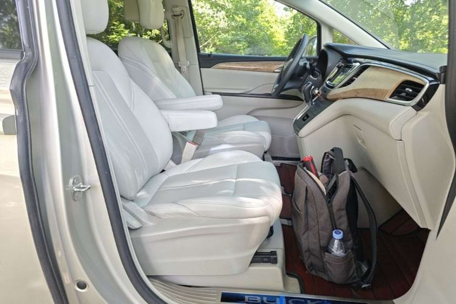 Used Buick GL8 2017 ES 28T Comfort Model China V Standard Right Front Seat