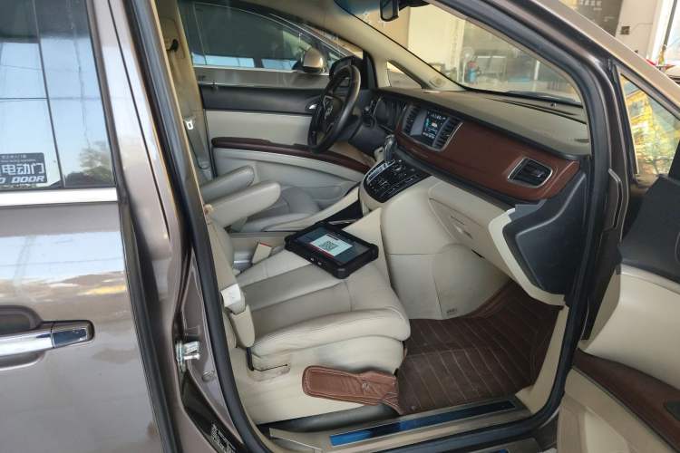 Used Buick GL8 2017 25S Luxury Version China V Standard Right Front Seat