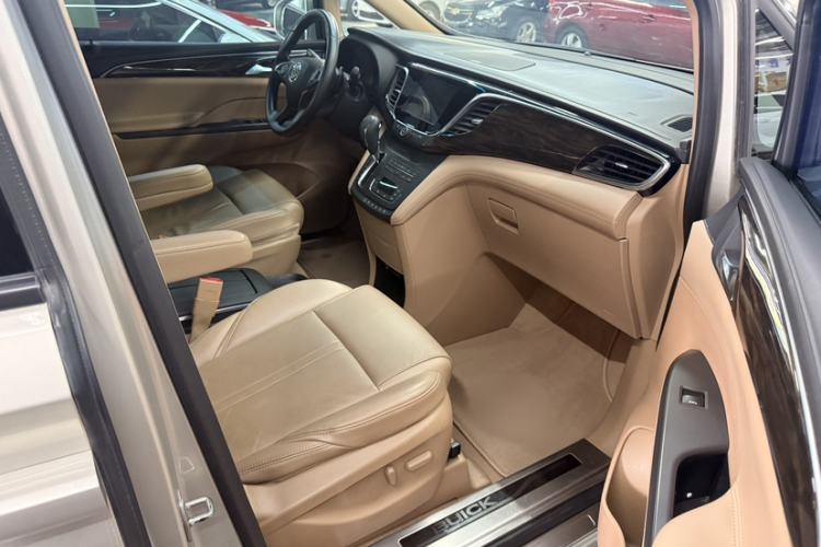 Used Buick GL8 2017 ES 28T Premium Version China V Standard Right Front Seat