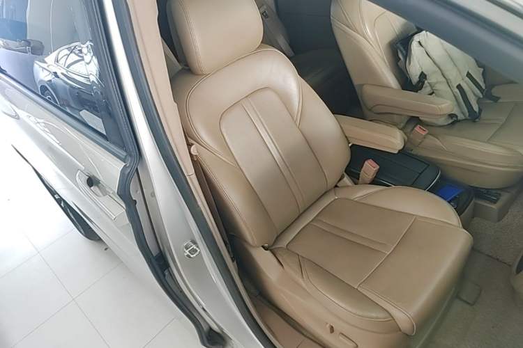 Used Buick GL8 2017 ES 28T Luxury Model China V Standard Right Front Seat