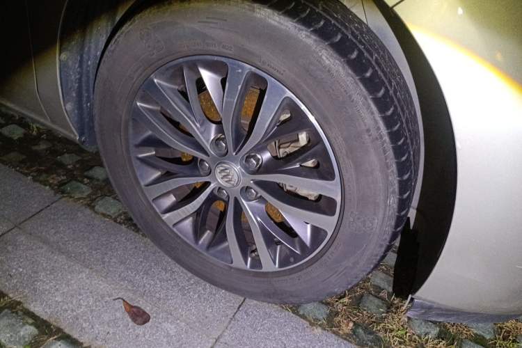 Used Buick GL8 2017 ES 28T Luxury Model China V Standard Right Front Wheel Hub