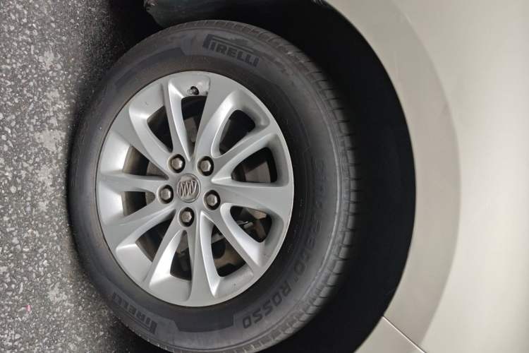 Used Buick GL8 2017 ES 28T Premium Version China V Standard Right Front Wheel Hub