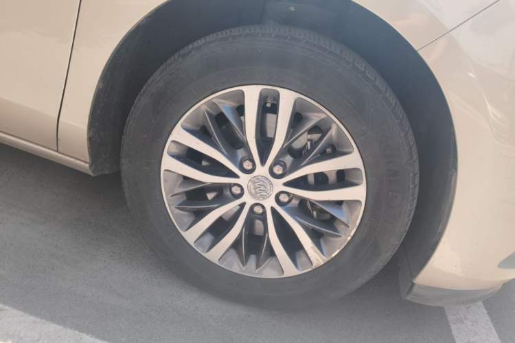 Used Buick GL8 2017 ES 28T Luxury Model China V Standard Right Front Wheel Hub