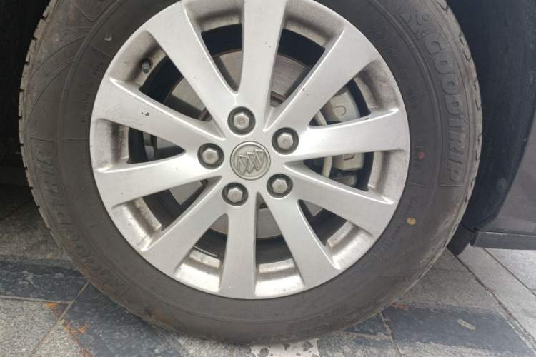 Used Buick GL8 2017 25S Comfort Version China V Standard Right Front Wheel Hub