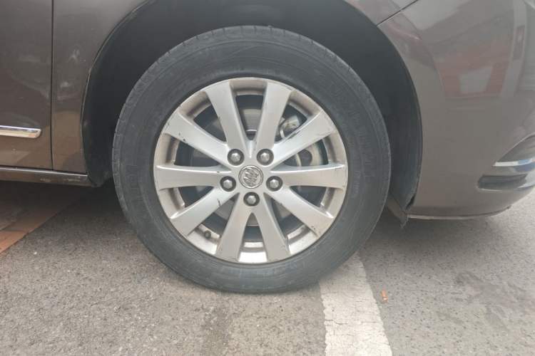 Used Buick GL8 2017 25S Comfort Version China V Standard Right Front Wheel Hub