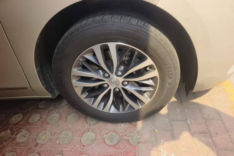 Used Buick GL8 2017 ES 28T Luxury Model China V Standard Right Front Wheel Hub