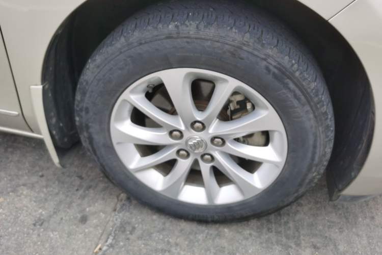 Used Buick GL8 2017 ES 28T Comfort Model China V Standard Right Front Wheel Hub