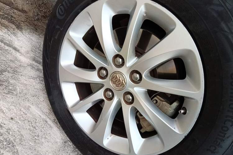 Used Buick GL8 2017 ES 28T Comfort Model China V Standard Right Front Wheel Hub