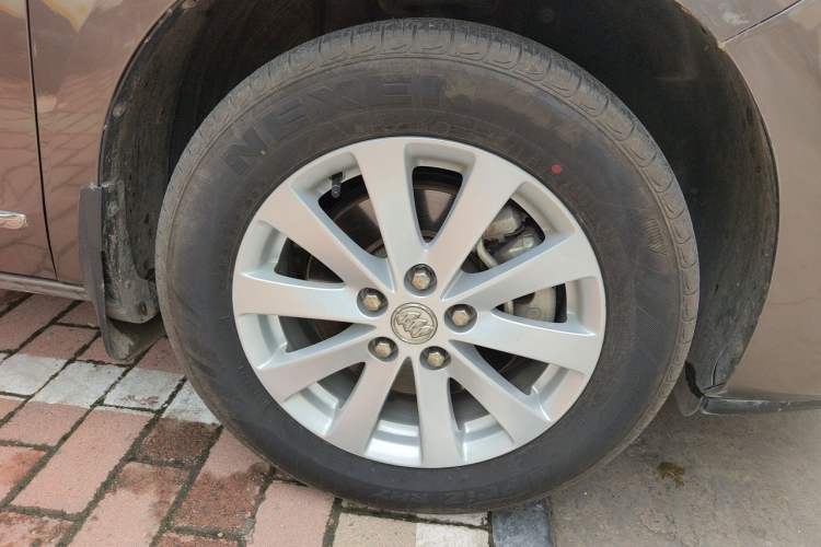 Used Buick GL8 2017 25S Luxury Version China V Standard Right Front Wheel Hub