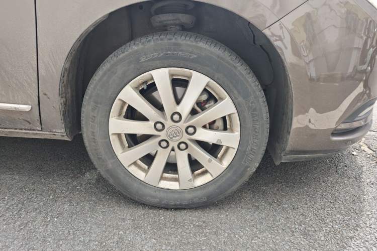 Used Buick GL8 2017 25S Luxury Version China V Standard Right Front Wheel Hub