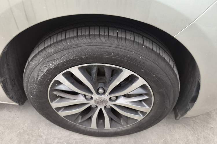 Used Buick GL8 2017 ES 28T Luxury Model China V Standard Right Front Wheel Hub