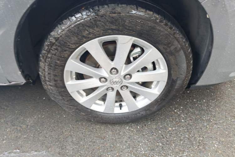 Used Buick GL8 2017 25S Prestige Version China V Standard Right Front Wheel Hub