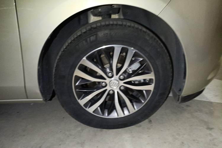 Used Buick GL8 2017 ES 28T Luxury Model China V Standard Right Front Wheel Hub