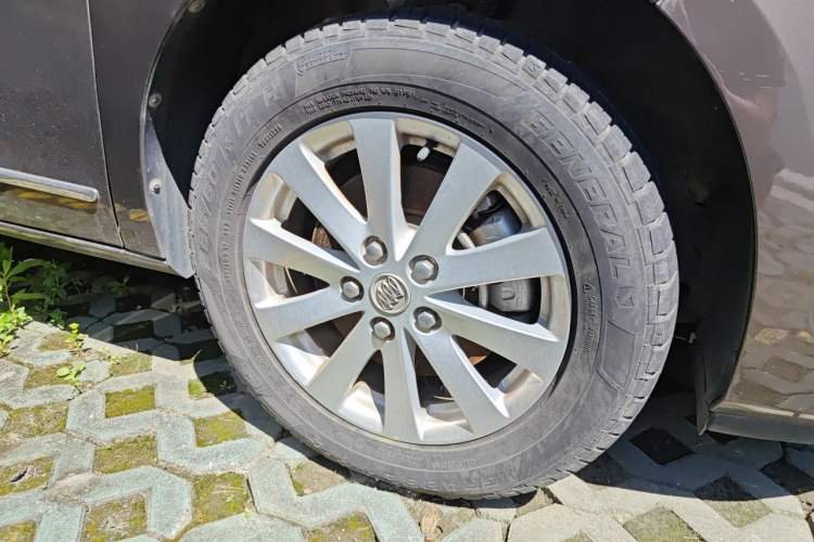 Used Buick GL8 2017 25S Prestige Version China V Standard Right Front Wheel Hub