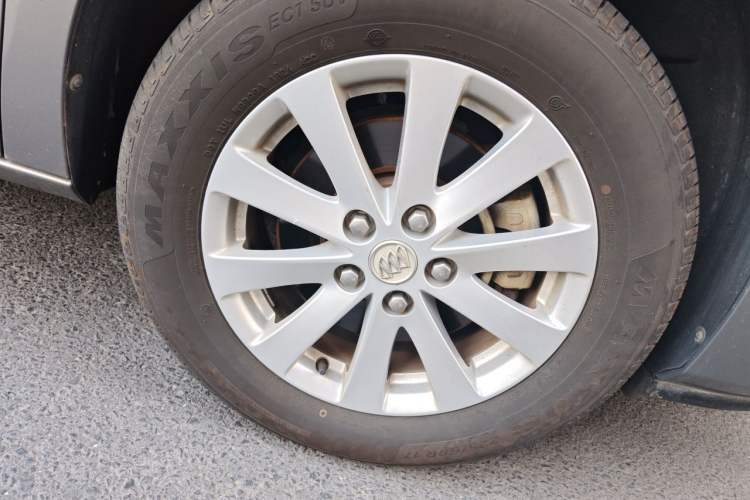 Used Buick GL8 2017 25S Luxury Version China V Standard Right Front Wheel Hub