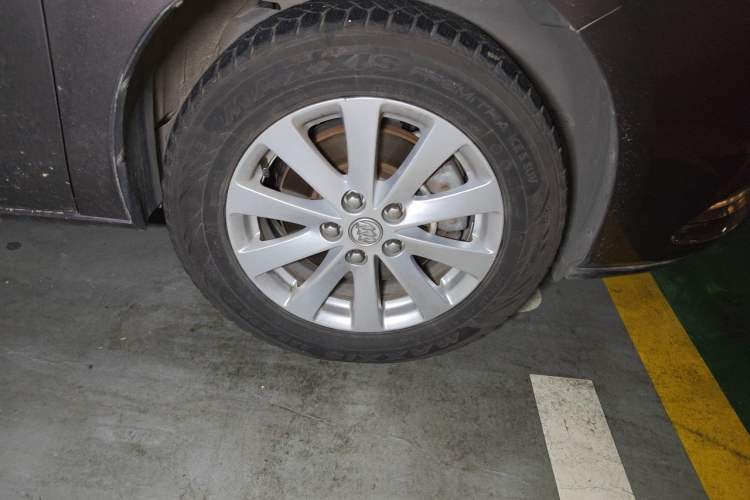 Used Buick GL8 2017 25S Comfort Version China V Standard Right Front Wheel Hub