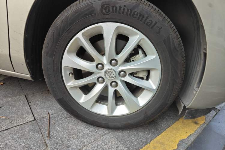 Used Buick GL8 2017 ES 28T Comfort Model China V Standard Right Front Wheel Hub