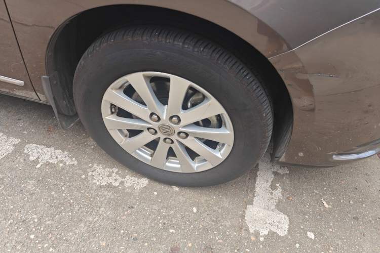 Used Buick GL8 2017 25S Luxury Version China V Standard Right Front Wheel Hub