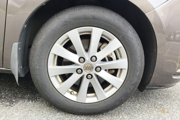 Used Buick GL8 2017 25S Luxury Version China V Standard Right Front Wheel Hub