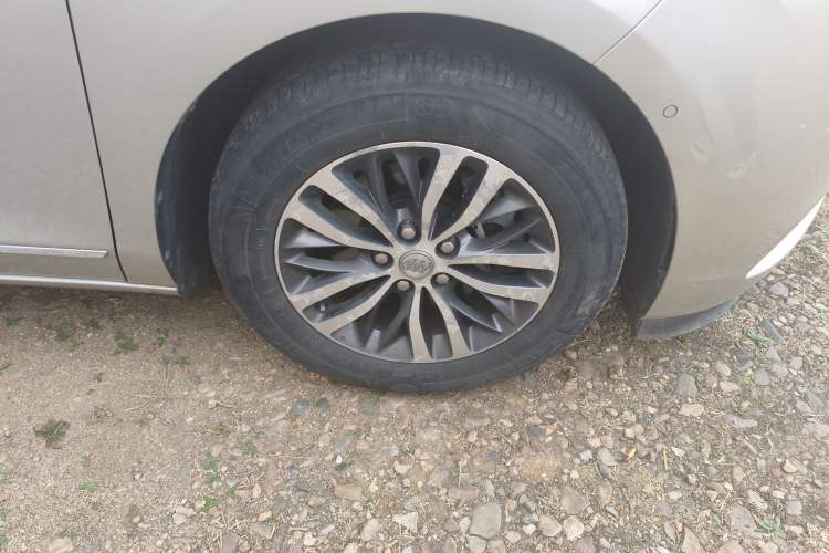 Used Buick GL8 2017 ES 28T Flagship Model China V Standard Right Front Wheel Hub
