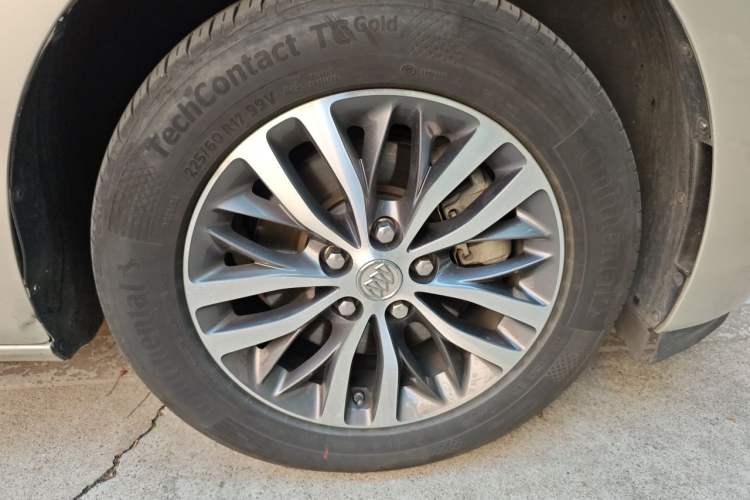 Used Buick GL8 2017 ES 28T Luxury Model China V Standard Right Front Wheel Hub