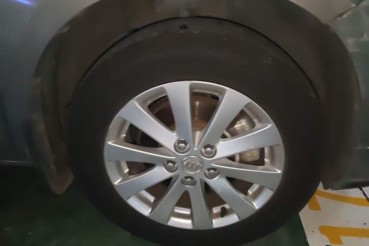 Used Buick GL8 2017 25S Prestige Version China V Standard Right Front Wheel Hub