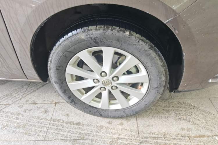 Used Buick GL8 2017 25S Comfort Version China V Standard Right Front Wheel Hub