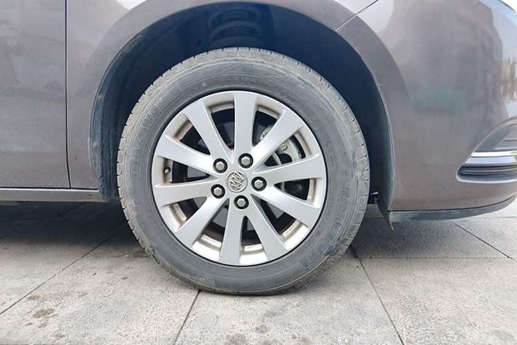 Used Buick GL8 2017 25S Comfort Version China V Standard Right Front Wheel Hub