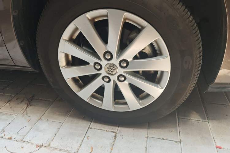 Used Buick GL8 2017 25S Comfort Version China V Standard Right Front Wheel Hub
