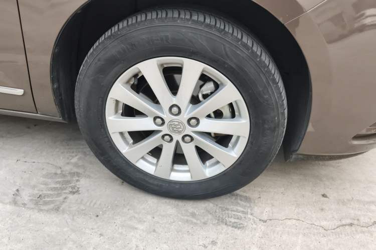 Used Buick GL8 2017 25S Prestige Version China V Standard Right Front Wheel Hub