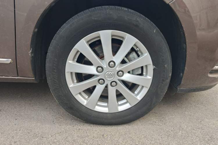Used Buick GL8 2017 25S Luxury Version China V Standard Right Front Wheel Hub