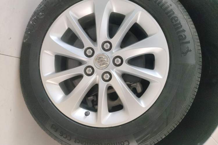 Used Buick GL8 2017 ES 28T Premium Version China V Standard Right Front Wheel Hub