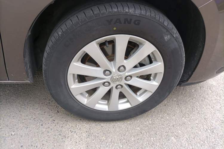 Used Buick GL8 2017 25S Luxury Version China V Standard Right Front Wheel Hub