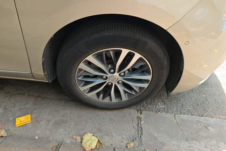 Used Buick GL8 2017 ES 28T Flagship Model China V Standard Right Front Wheel Hub