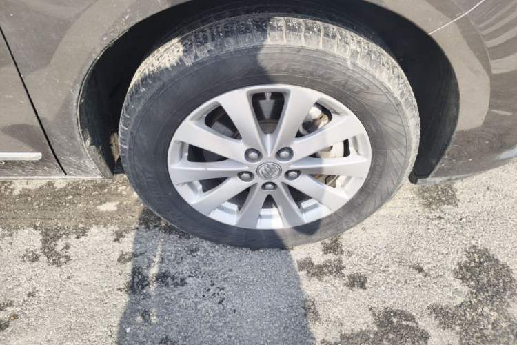 Used Buick GL8 2017 25S Luxury Version China V Standard Right Front Wheel Hub