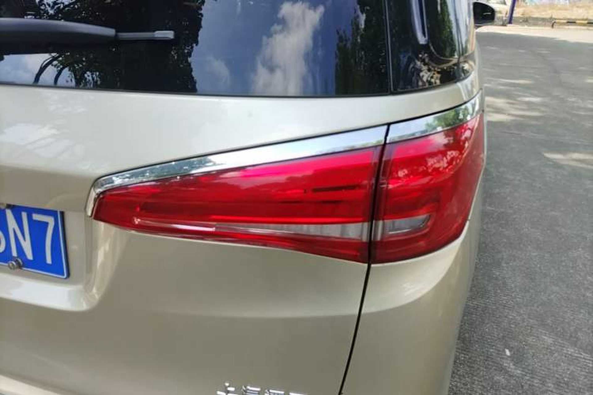 Used Buick GL8 2017 ES 28T Flagship Model China V Standard Right Rear Taillight