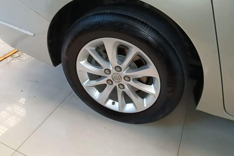 Used Buick GL8 2017 ES 28T Premium Version China V Standard Right Rear Wheel Hub